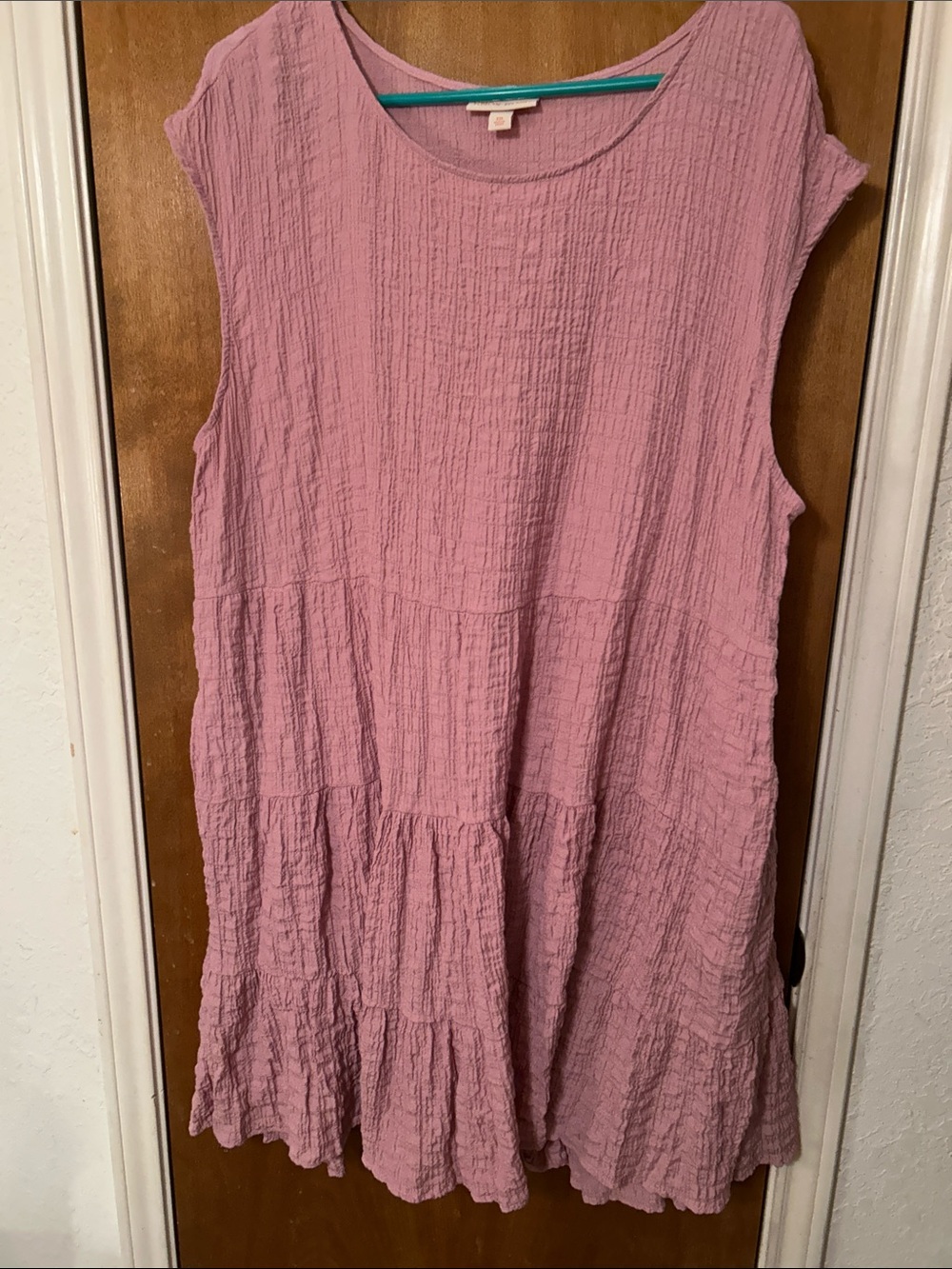 Women’s Sleeveless Crinkle Tiered Tunic - Pink. 2X.